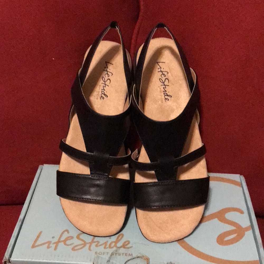 Sandals - Picture 2 of 5